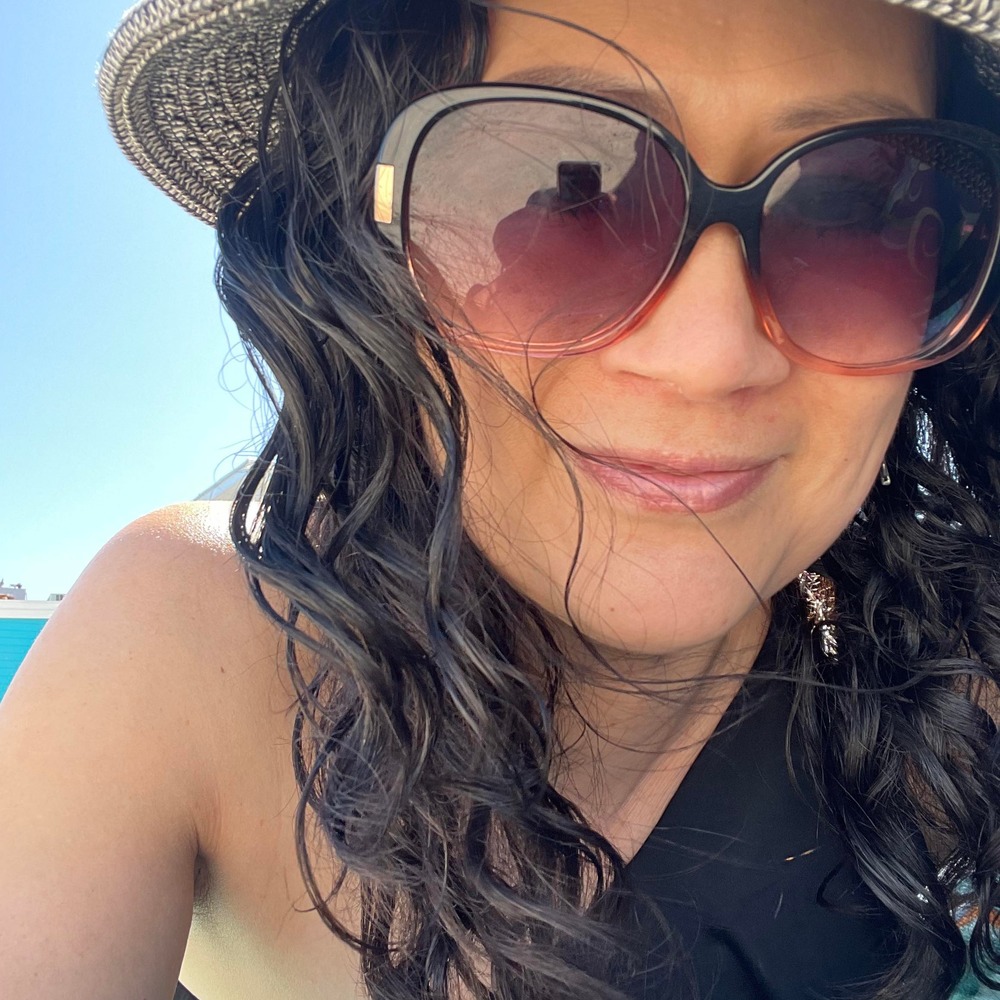 Meet your Posher, Eyvonne